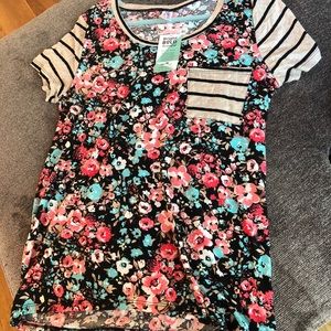 NWT Honey & Lace Floral Tee~ 2X